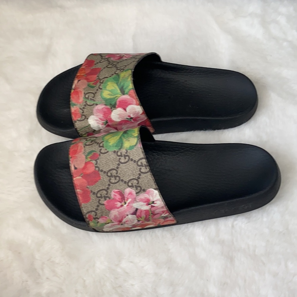 Gucci slides